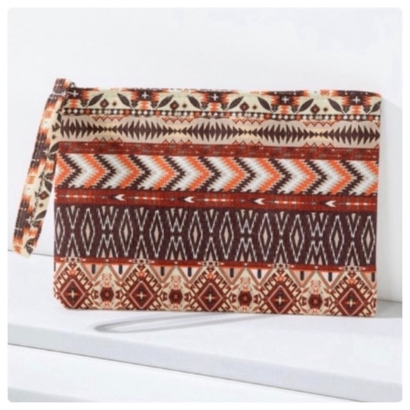 ‼️SOLD OUT‼️New Boutique Brand Desert Canyon Ethnic Pattern Wristlet - Picture 4 of 5